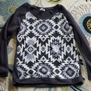 Isela brand black tribal front top size Medium!!